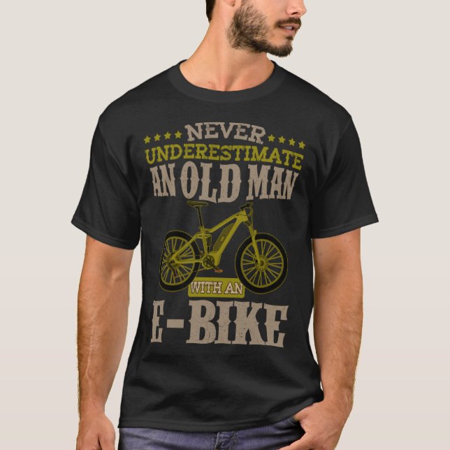 Elektrisches Fahrrad Alter Mann mit E-Bike T-Shirt (Vorderseite)
