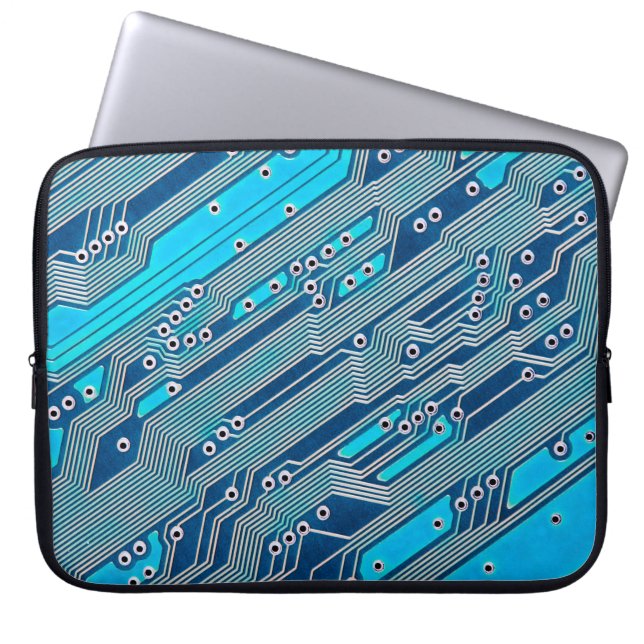 Elektronische Leiterplatte nah Laptopschutzhülle (Vorderseite)