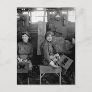 Elektroschweissinnen auf Hog_War-Bild Postkarte