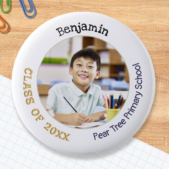 elementarer Schulabbruch: Foto halten Button (A button for primary and elementary school leavers, with name, photo, class of (year) and school)