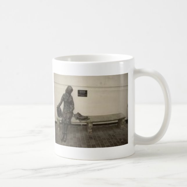 Eleonor Rigby Kaffeetasse (Rechts)