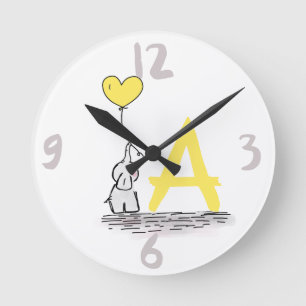 Elephant And Yellow Heart Balloon Monogram Nursery Runde Wanduhr
