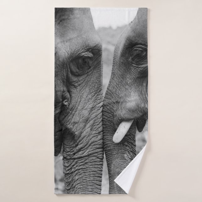 ELEPHANT COUPLE BADEHANDTUCH (Badehandtuch)