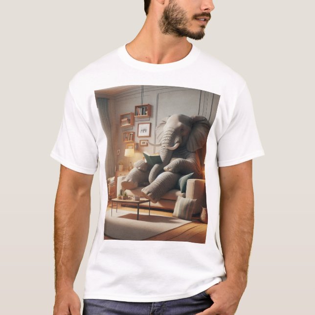 "Elephant Relaxen auf einem Sofa Lesen eines Buchd T-Shirt (Vorderseite)