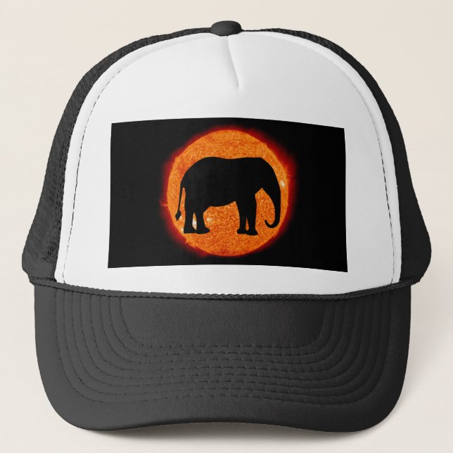Elephant Solar Eclipse Truckerkappe (Vorderseite)