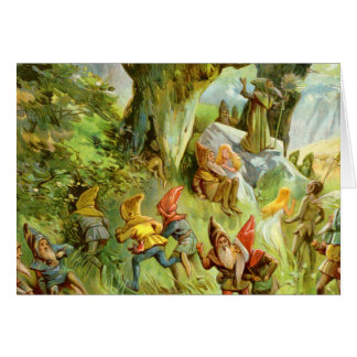 Elfen und Gnome im dunklen, magischen Tiefwald