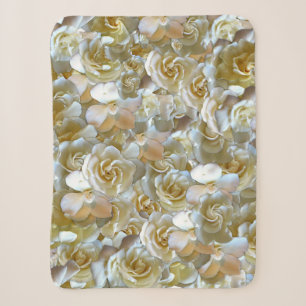 Elfenbein-Rosenmuster – Elegante Blumenskunst Sherpadecke