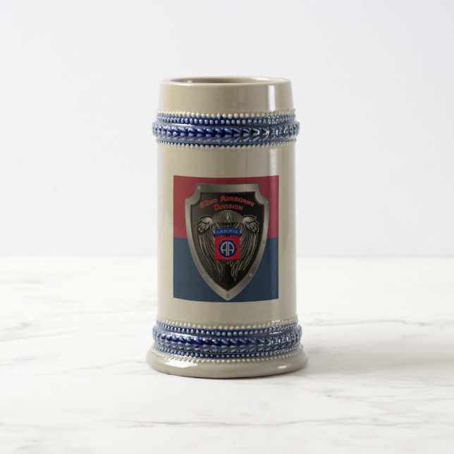 Elite 82. Im Flugzeug Abteilung Bierglas (Mittel)
