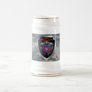 Elite 82. Im Flugzeug Abteilung Bierglas
