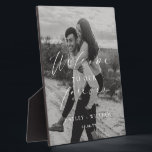 Ellesmere Willkommen bei unserem ewigen Hochzeitse Fotoplatte<br><div class="desc">Fügen Sie Ihre Hochzeit mit diesem Foto Begrüßungszeichen die Touch zum Abschluss hinzu. Personalisieren Sie das Begrüßungszeichen mit Ihrem eigenen Foto. Das Zeichen weist ein minimalistisches Design mit einer Schriftzeichen-Überschrift auf. Die Überschrift des Skripts ist ein Bild, das nicht bearbeitet werden kann. Der andere Text ist vollständig editierbar. Dieses Schild...</div>