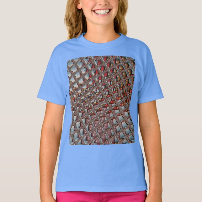 Embossed Ash Gray Maroon Checkered: Eine moderne K T-Shirt (Vorderseite)