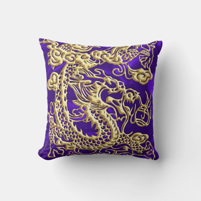 Embosses Gold Dragon auf Lila Satin Print Kissen (Vorderseite)