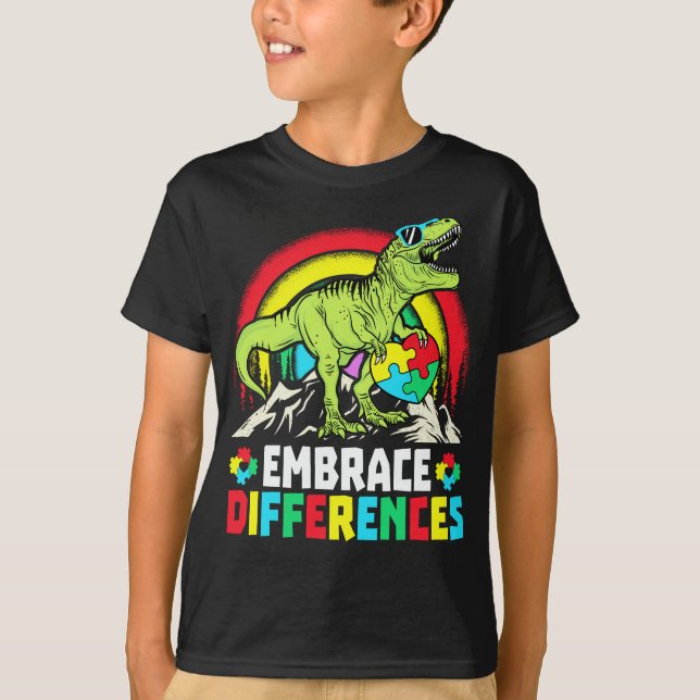 Embrace Differenzen T Rex Dinosaur Autismus Awaren T-Shirt (Vorderseite)