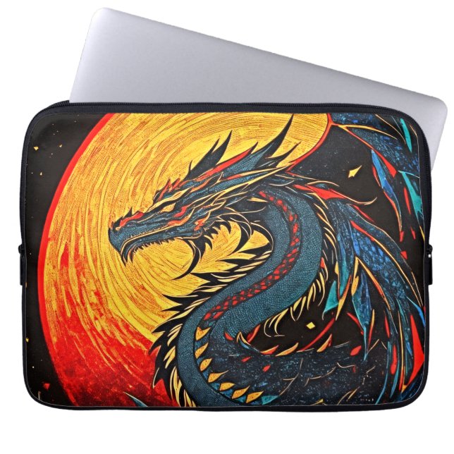 Embrace the Majestät: Regal Dragon Laptopschutzhülle (Vorderseite)