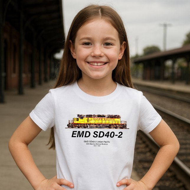 EMD SD40-2 Diesellokomotive. Gewerkschaft Pazifik T-Shirt (EMD SD40-2 Diesel Locomotive. Union Pacific Train. Girl Basic T-Shirt)