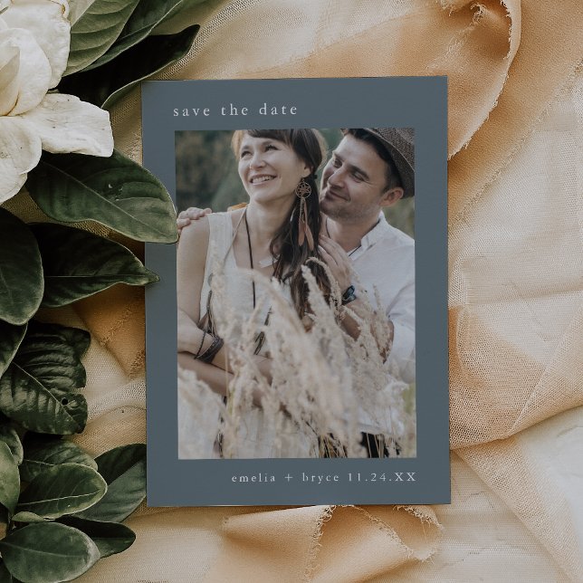 EMELIA Foto Winter Minimalistisch Dusty Blue Weddi Save The Date (EMELIA Photo Winter Minimalist Dusty Blue Wedding Save The Date)