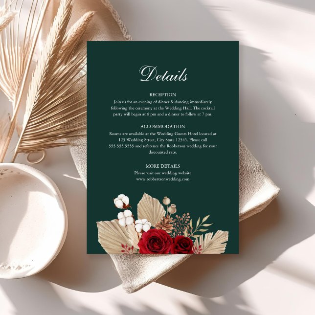 Emerald Green Burgundy Rose Hochzeitskarte Einladung (Emerald Green Burgundy Roses Wedding Details Card on a sunny boho table.)