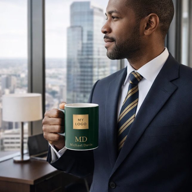 Emerald Green Gold Monogram Firmenlogo Kaffeetasse (Von Creator hochgeladen)