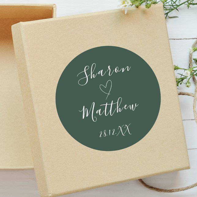 Emerald Green Handwriting-SkriptGastgeschenk Hochz Runder Aufkleber (Handwritten script favor sticker brings rich emerald charm to wedding celebration details.)