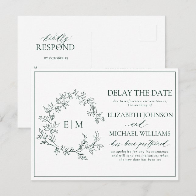Emerald Green Leafy Wappen Monogram Delay The Date Einladungspostkarte (Vorne/Hinten)