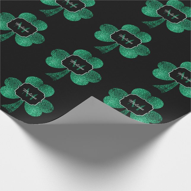 Emerald Green Sparkle Kleeblatt Black Monogram Geschenkpapier (Ecke)