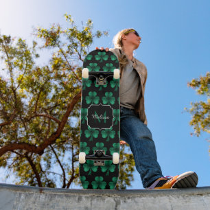 Emerald Green Sparkle Kleeblatt Black Monogram Skateboard