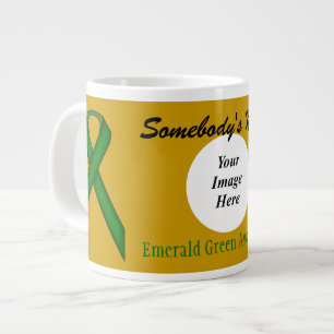 Emerald Green Stnd Ribbon Tmpl von Kenneth Yoncich Jumbo-Tasse