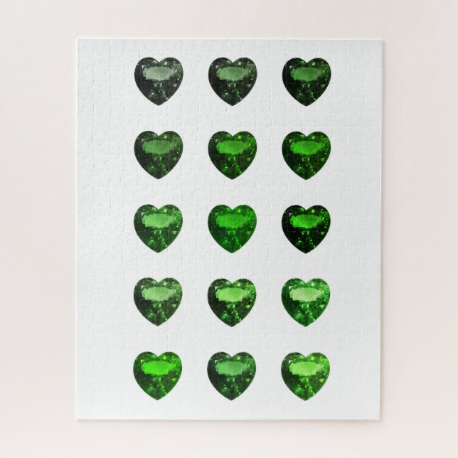Emerald Heart form Green Gemstone Puzzle (Vertikal)