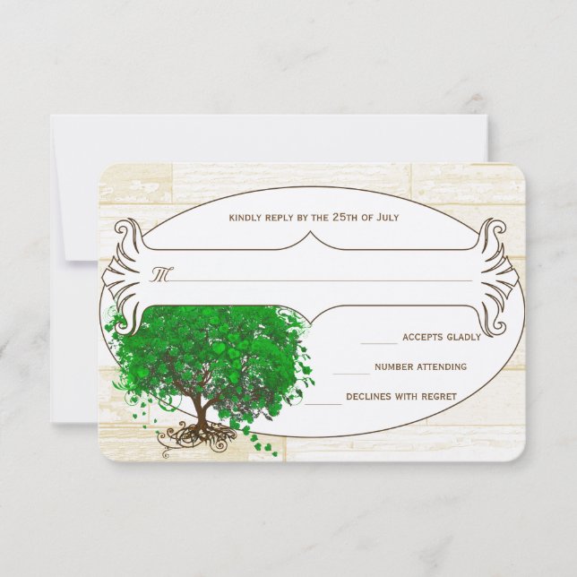 Emerald Heart Leaf Tree Barn Wood Wedding RSVP Karte (Vorderseite)