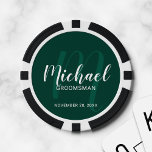 Emerald Modern Script Personalisierte Trauzeugen Pokerchips<br><div class="desc">Fügen Sie Ihrer Hochzeit eine persönliche Touch mit personalisierten Trauzeugen Poker Chips. Dieses Design zeichnet sich durch den Namen der personalisierten Trauzeugen im Stil der weißen modernen Drehbuch-Schriftart und Monogramm in hellgrün modernen Drehbuch-Schriftart-Stil als Hintergrund mit Titel und Hochzeit Datum in weiß modernen Sans Serif Schriftart Stil auf smaragdgrünen Hintergrund....</div>