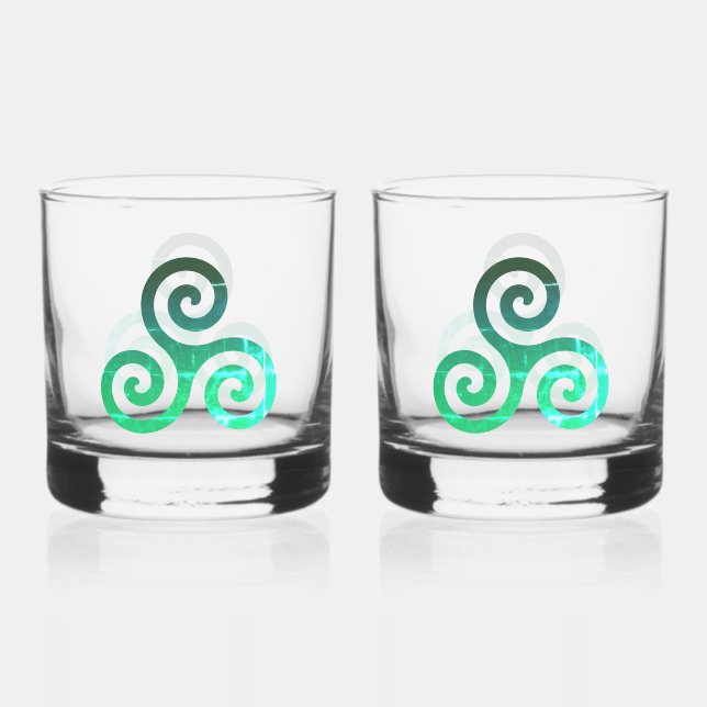 Emerald Triskele Altes keltisches Symbol Whiskyglas (Vorderseite)