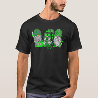 Emergency Nurse Squad Pflege St Patrick Day Gnome T-Shirt