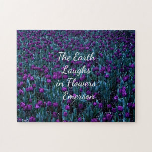 Emerson Zitat im lila Tulpenblumengarten Puzzle