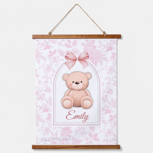 Emily | Benutzerdefiniertes rosa Teddy-Bär-Kinderz Wandteppich Mit Holzrahmen (Vorderseite)