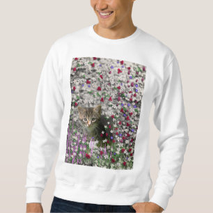 Emma in den Blumen II, kleine graue Sweatshirt