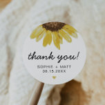 EMMA Rustic Watercolor Sonnenblume Vielen Dank Runder Aufkleber<br><div class="desc">Dieses Dankeschön für Aufkleber mit einem Single rustikalen Aquarellsonnenblume und niedlichen handgeschriebenen Schriftart mit einem Senfgelben Herz. Editieren Sie einfach alle Texte,  um den Anforderungen Ihrer Veranstaltung gerecht zu werden. Dieser Geschenkaufkleber ist die perfekte Ergänzung zu Ihrem Stall oder Land fallen thematisch Hochzeit oder Veranstaltung.</div>