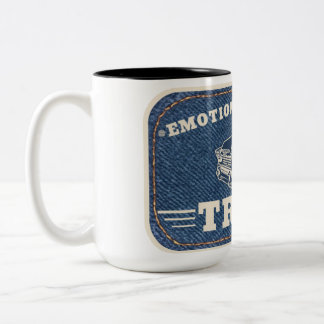 Emotional Support Truck Vintage Patch Design Zweifarbige Tasse