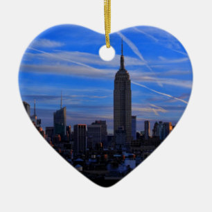 Emp St Bldg, NYC-Skyline und Jet Trails Keramikornament