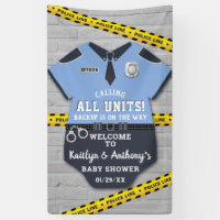 Empfang der Baby-Dusche durch Polizeibeamte