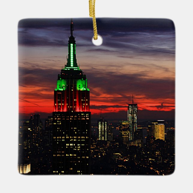 Empire State Gebäude - Weihnachtsfarben Sonnenunte Keramikornament (Vorderseite)