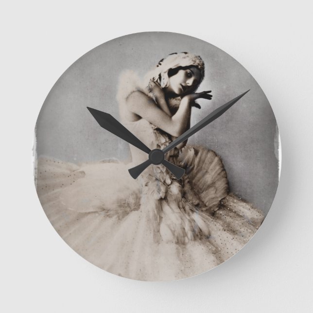 En Pointe posiert Runde Wanduhr (Vorderseite)