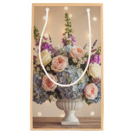 Enchanted Evening: Pastel Floral Centerpiece Kleine Geschenktüte