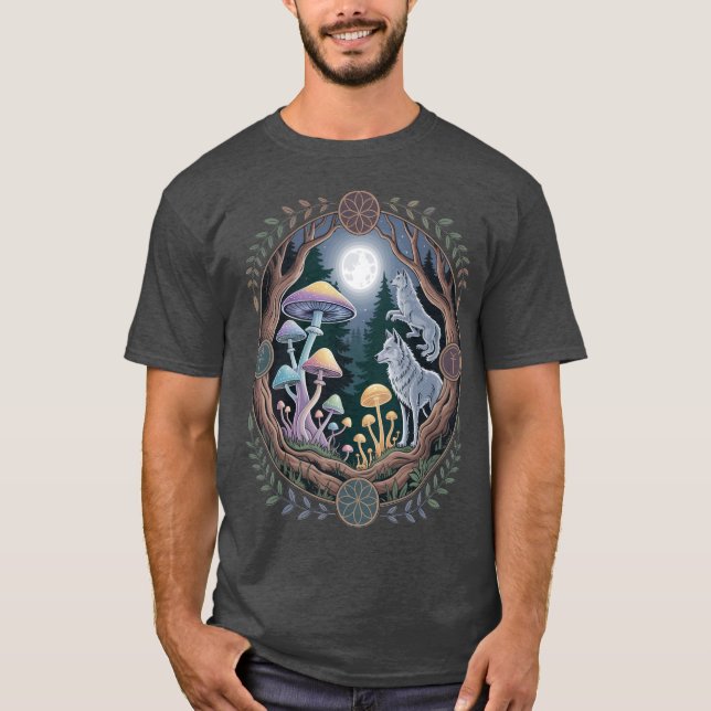 Enchanted Moonlit Wolves and Psychedelic Mushrooms T-Shirt (Vorderseite)