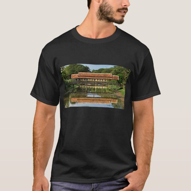 Enchanted Reflektionen: Bridges of Siem Reap T-Shirt (Vorderseite)