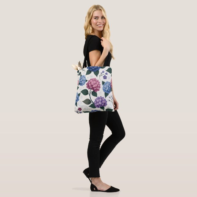 Enchanting Hydrangea Garden Wird Dreamy Floral (Am Model)