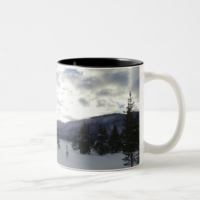 Ende eines Schneetages im Yellowstone Nationalpark Zweifarbige Tasse (Rechts)