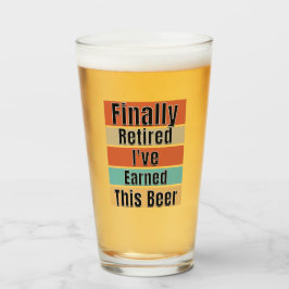 Endlich erschöpft. Ich habe dieses Bier verdient Glas