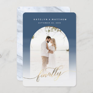 Endlich Gold Script Denim Blue Arch Gerahmtes Foto Save The Date
