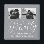 Endlich Minimalistische Hochzeit 2 Foto Save the D Magnet<br><div class="desc">Es lohnt sich zu warten und jetzt sind Sie endlich bereit,  Ihre Daten zu speichern! Diese minimalistische Hochzeit speichern die Dattelmagnete sind perfekt einfach,  aber super modern. Sie können das Design einfach personalisieren,  indem Sie Ihre eigenen Fotos,  Namen und Hochzeitsdatum hinzufügen. Matching-Elemente finden Sie in der Auflistung.</div>