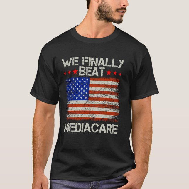 Endlich schlagen Medicare USA Funny Meme T-Shirt (Vorderseite)